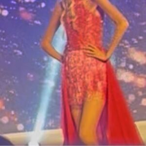 Stunning pink/fuchsia fun fashion